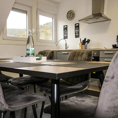 Apartment Sweet Six, Sauna, Balkon, Netflix, Boxspringbetten, Hochwertiges Bad Zell an der Mosel