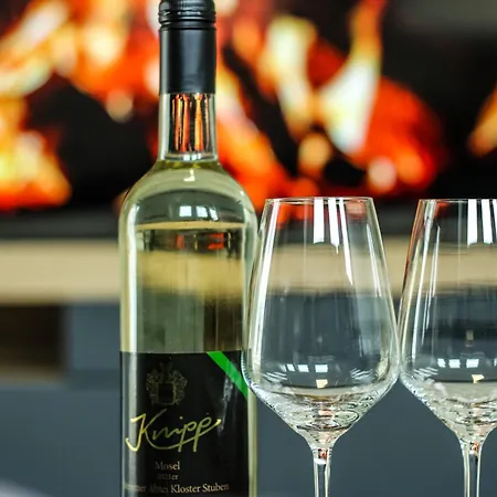 Sweet Six, Sauna, Balkon, 6 Personen, Boxspringbetten, Hochwertiges Bad ツェル・アン・デル・モーゼル